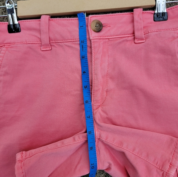 American Eagle Midi Twill Coral Pink Chino  Shorts Women's Size 8 - Picture 7 of 13